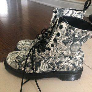 Dr. Martens Beckett Boot US 6(38/39 for women